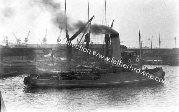 ROYAL ALBERT DOCKS TUG